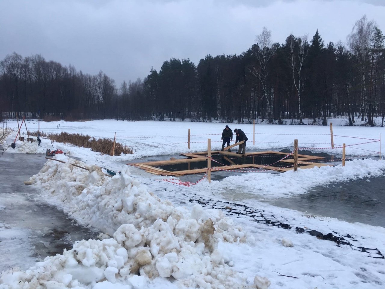 Крещенские купания.jpg Крещенские купания.jpg